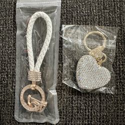 New In Bag/ BIG BLING HEART KEYCHAIN FOR PURSE/BAG/HAND ROPE & LOCKETS TO HOLD KEYS SAFELY! BEAUTIFUL IN PERSON AND HEART HAS WEIGHT…..1 AVAILABLE 