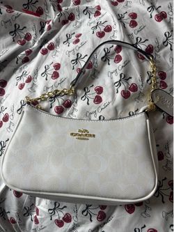 Coach Signature Canvas Shoulder Bag