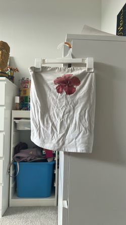 Target, tube top, white with a pink flower, size Small in women