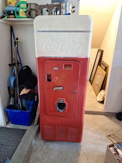 Vintage Coca-cola  Vending Machine.