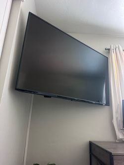 55in Vizio TV with mount included
