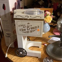 Old Fashioned ice cream machine