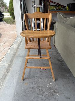 BABY HIGH CHAIR FOR EATING