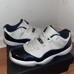 Jordan 11 Retro Low “Concord”