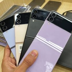 Samsung Galaxy Z Flip 4 5G  Unlocked, FREE Smartwach/ Headphones. Pay $1 Today Rest in payments. NO CREDIT NEEDED FINANCING