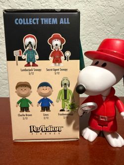 Super7 ReAction Peanuts Blind Box Series 4 Secret Agent Snoopy Vinyl Figure 3/12