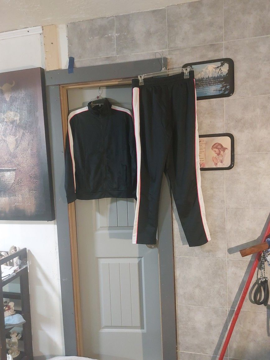 Vevo 2pc Jogger Set Sz M BLACK, WHITE AND RED