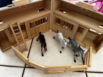 Melissa and Doug Horse Barn