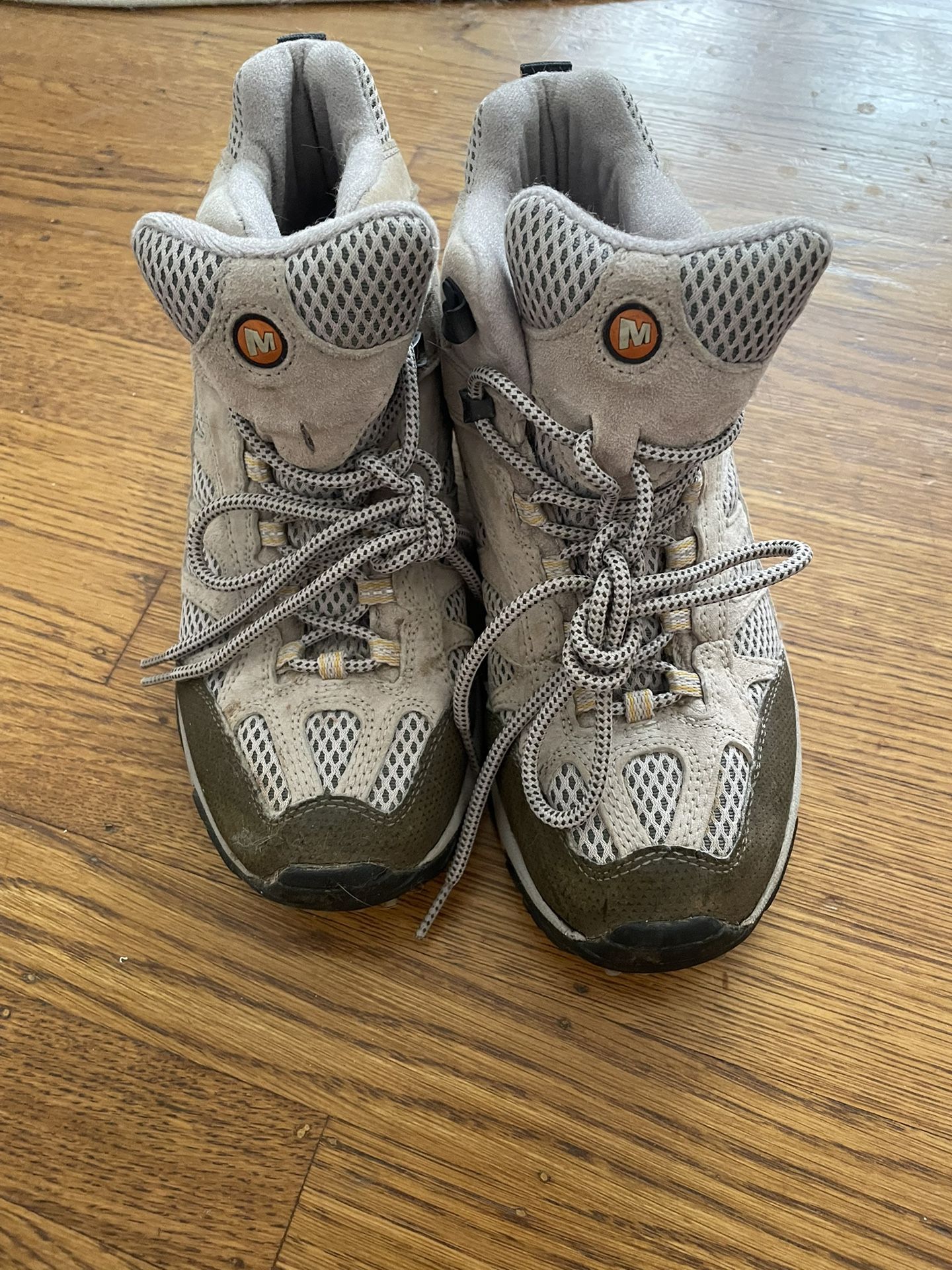 MERRELL Womens size 8.5 Taupe Brown Leather Mesa Ventilator II Outdoor Hiking Shoe Boots