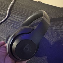 Beats Studio Pro! 