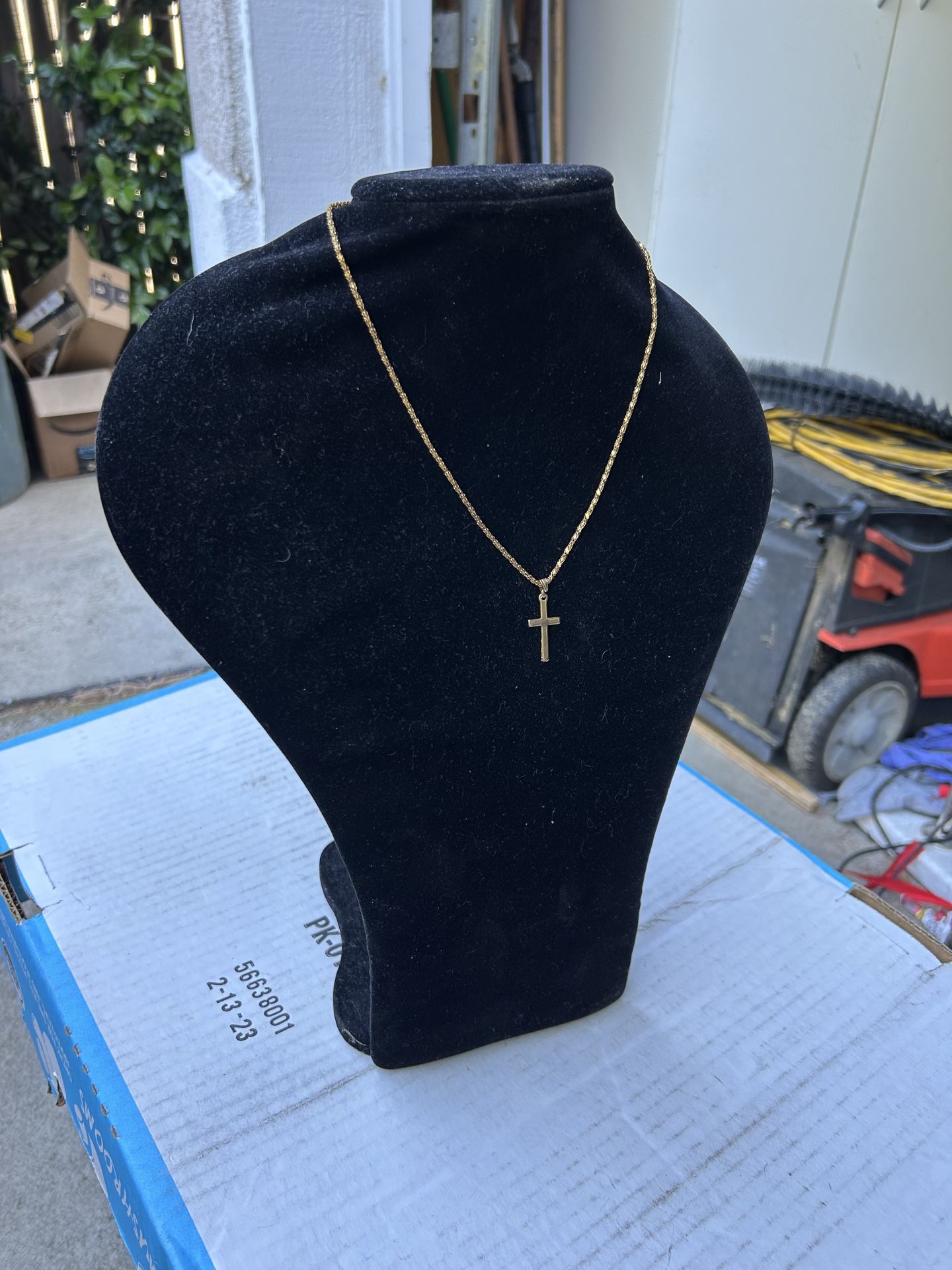 Necklace stand