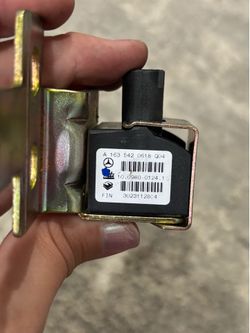 1(contact info removed) MERCEDES C230 ML320 SLK230 LATERAL ACCELERATION SENSOR A1(contact info removed)18 OEM