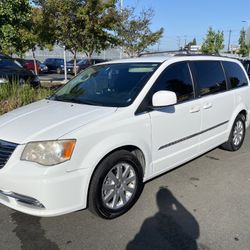 2014 Chrysler Town & Country