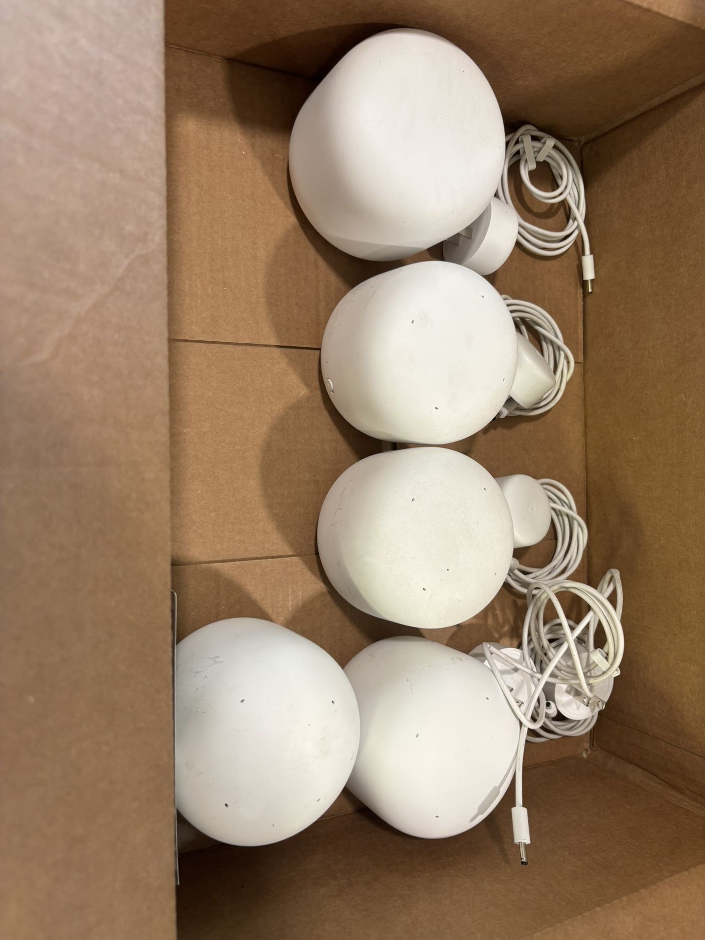 Google Mesh Router And 4 Access points Covers 4000ft
