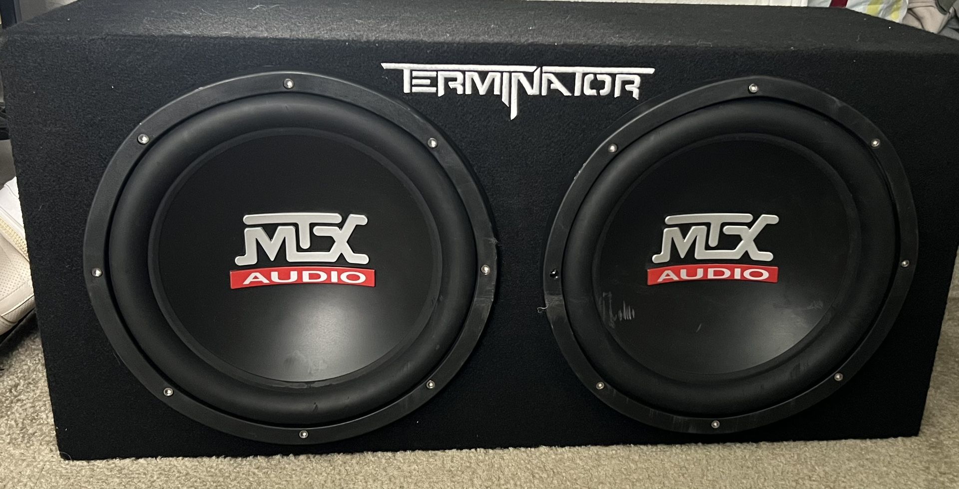 MTX AUDIO SUBWOFER
