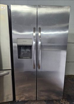 FRIGIDAIRE REFRIGERATOR.  36"