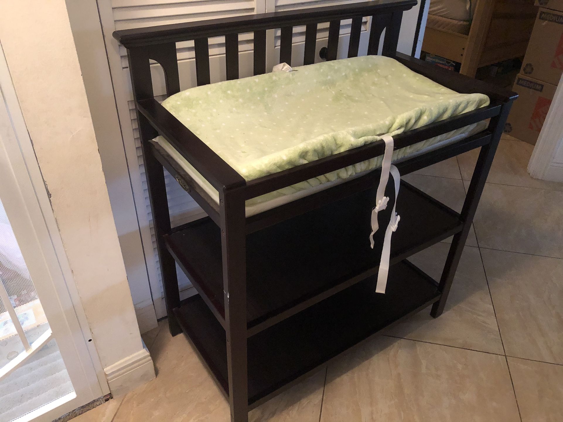 Changing Table, Great Condition (Graco)