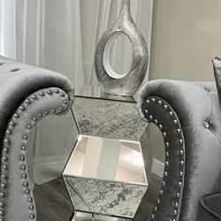 Mirror 🪞 Side Table   There Is A Little BIt Of Cr