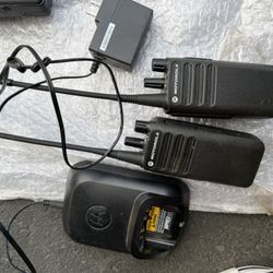 Motorola Walkie Talkie Cp100d 
