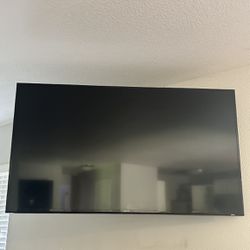 Samsung TV with Mount