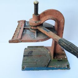 Vintage Manual Gallon Paint Lid Press