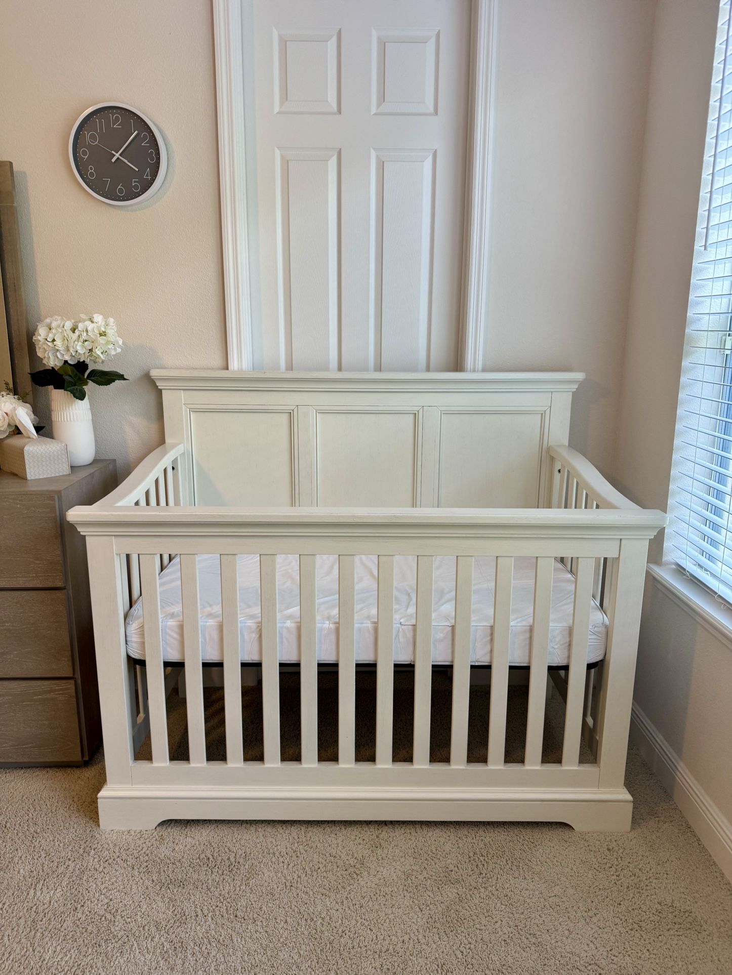 Baby Crib to Toddler bed. Mattress Included!! 