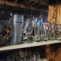 (17) Pint Glasses