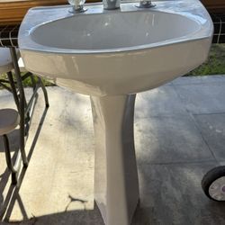 White Porcelain Vanity With Faucet 