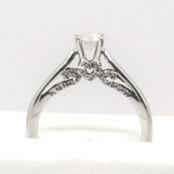 10k White Gold 3.2g,  Solitaire Custom Diamond Ring
