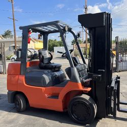 Toyota 7FGCU35 (8000 lbs ) propane forklift 