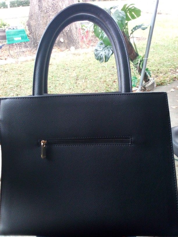 Black N Gold Purse/Handbag/Pocketbook Medium Size