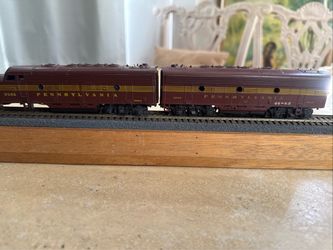 Vintage Model Train Set Pennsylvania Railroad Diesel