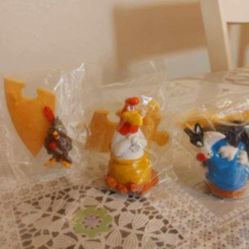 LOONEY TUNES  PVC 3 Figures Sealed in Original Package 1995 Vintage Sonric's México
The figures are still SEALED in PACKAGE.
The figures comes with th