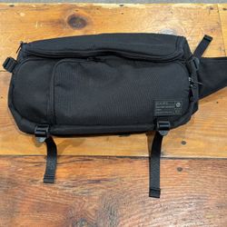 Black HEX Ranger DSLR Sling