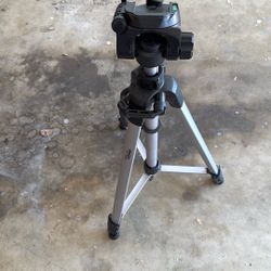 Tri pod