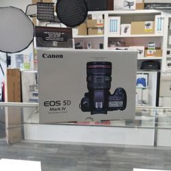 Canon EOS 5D Mark IV 