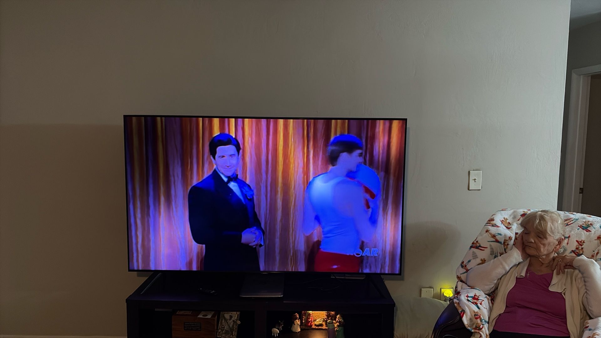 Samsung 75” Smart TV