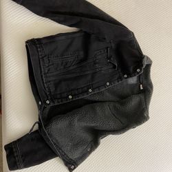 Black Levi’s Jean Jacket 
