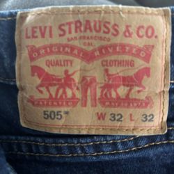 Levi's 505 Size 32-32 Great Shape
