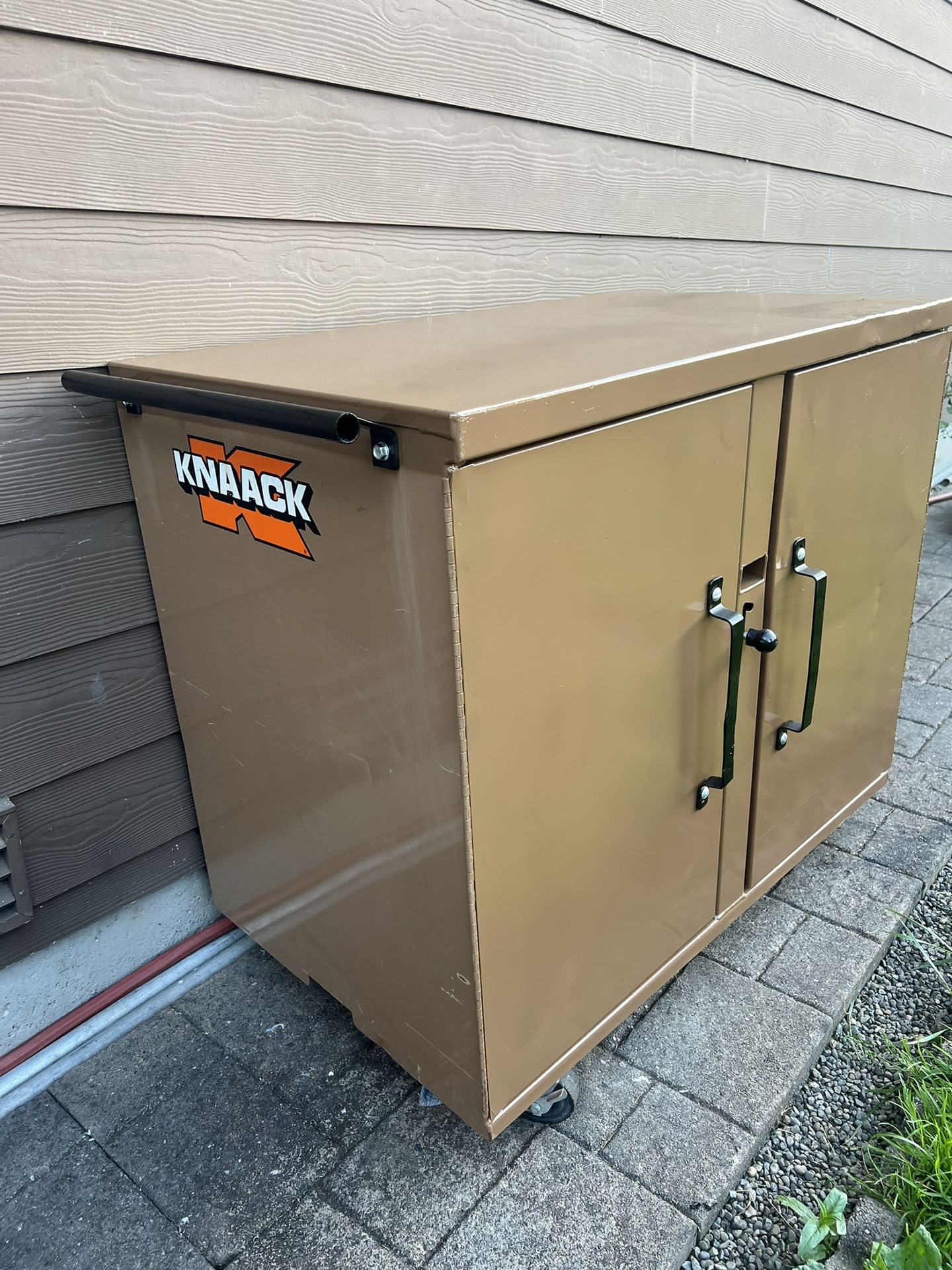 Knaack Job