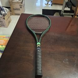 Dunlop Max 200G Graphite Tennis Racket Made In England W/New Grip In Great Condition MarketValue $40-$50