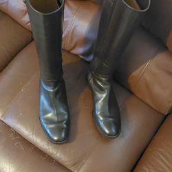 Brooks. Brothers ladys. Drees boots Black Size 8
