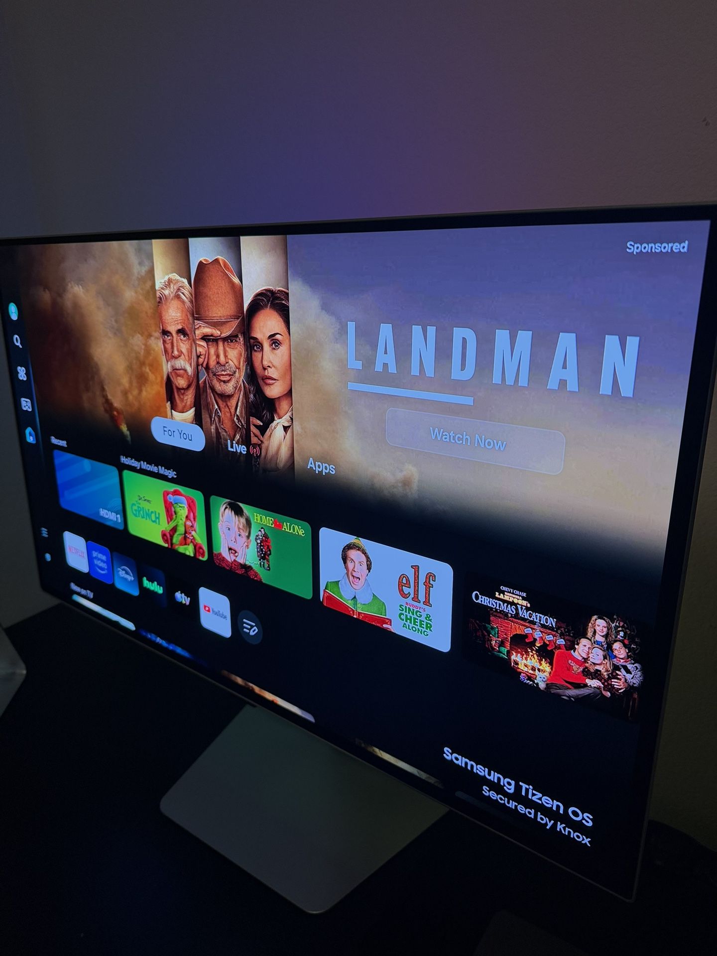 Samsung 32" Odyssey OLED G8 Monitor 4K UHD 240Hz 0.03ms Smart Gaming Monitor with HDR - Silver 