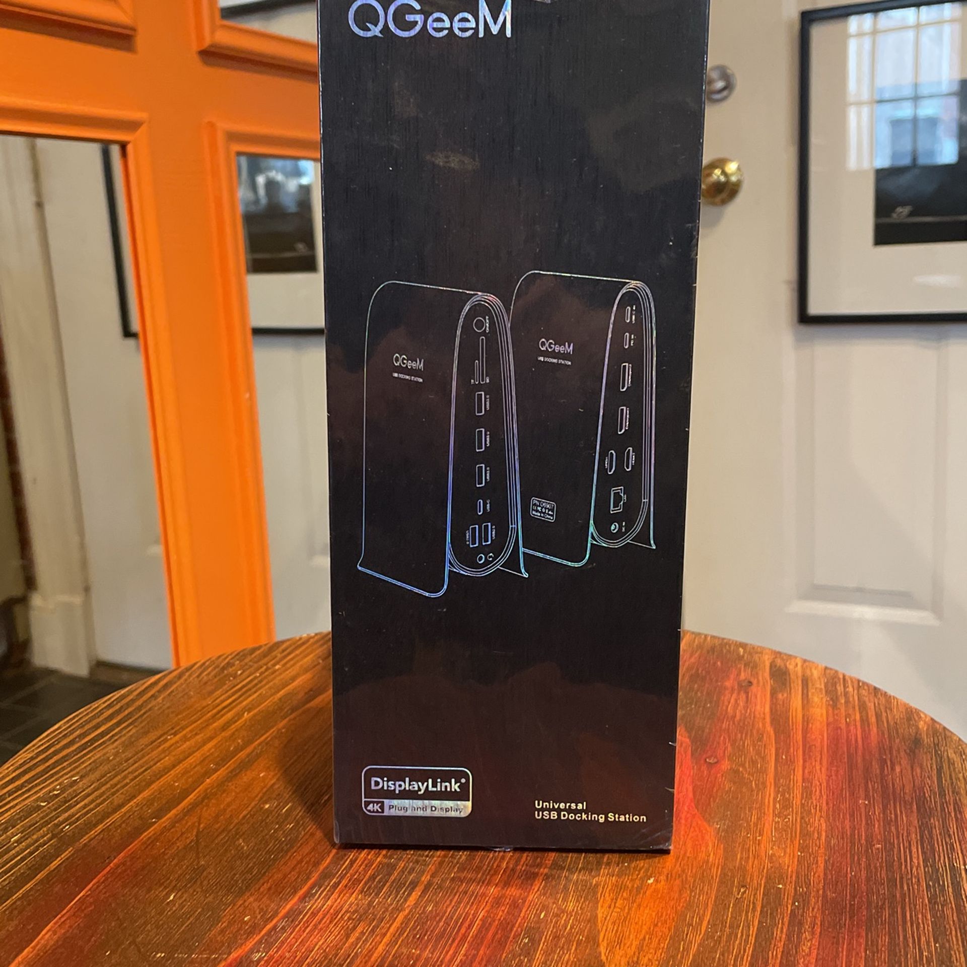 QGeeM Universal USB Docking Station.