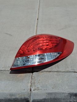 Right Hand LED Tail Light For 2013 Turbo Veloster
