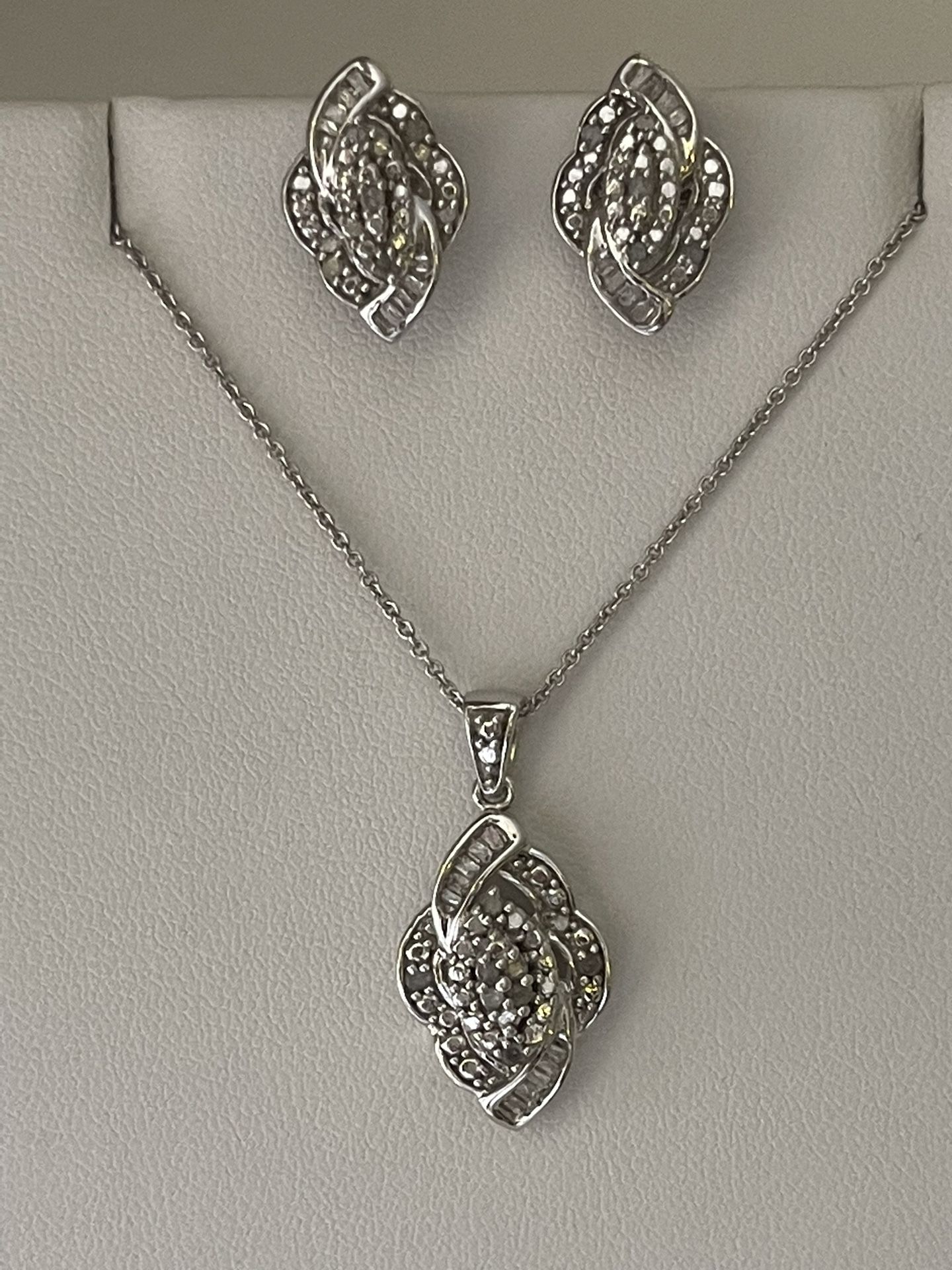 Sterling Silver ~1/5CTW Diamond Pendant Necklace Set & 1/4CTW Diamond Earrings