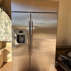 GE  Profile 2 Doors French PSB48YSXASs