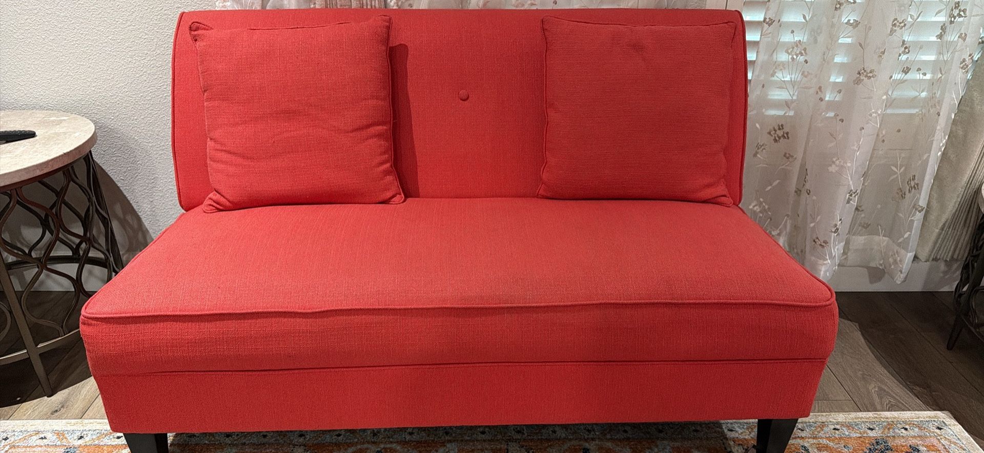 Well maintained couch for sale