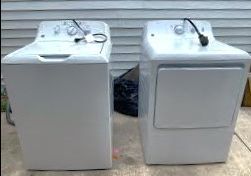 Washer and Dryer Pair Amana