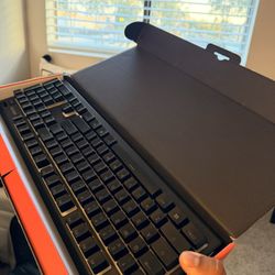 SteelSeries Apex 3 RGB Gaming Keyboard + Magnetic Wrist Rest
